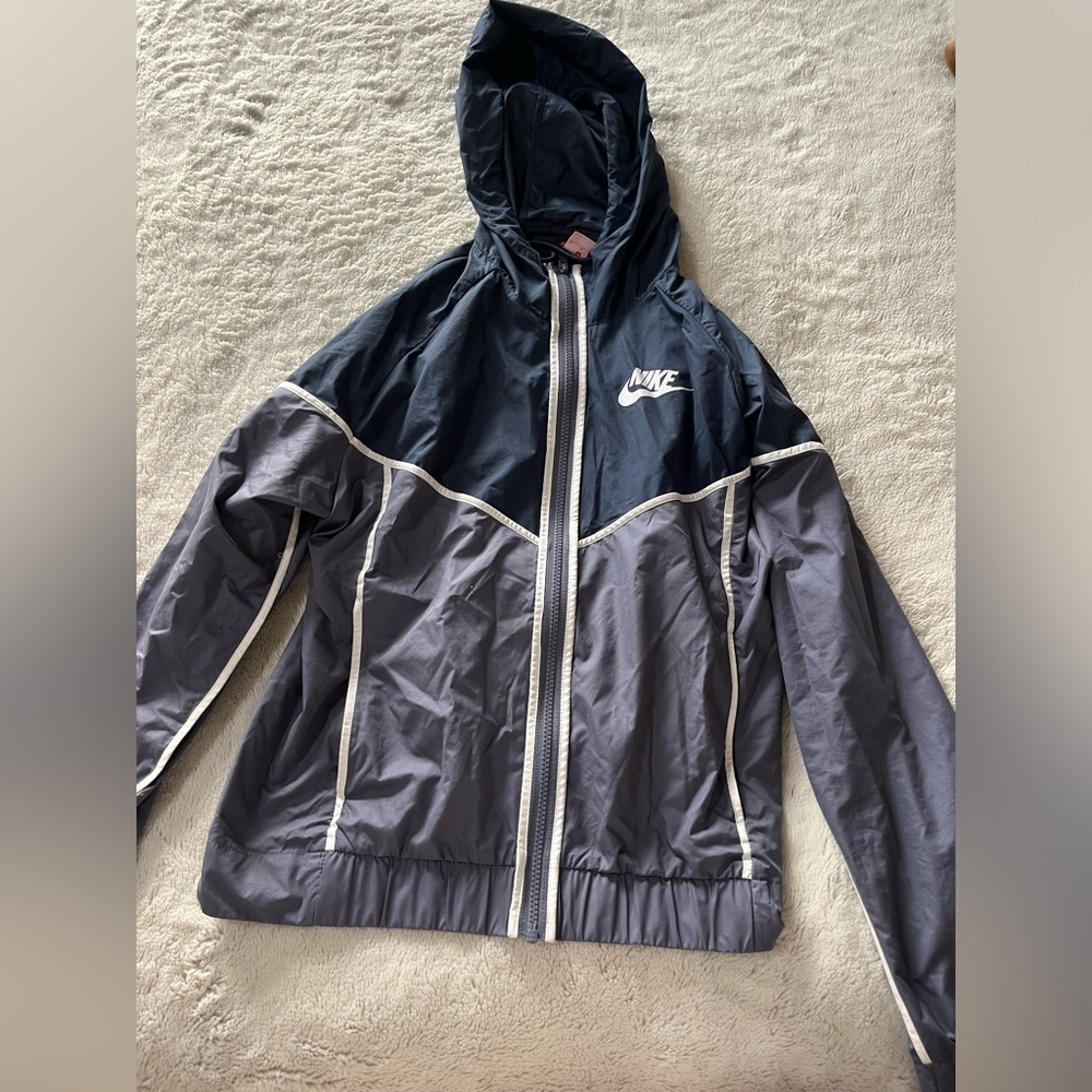 Nike medium women’s windbreaker